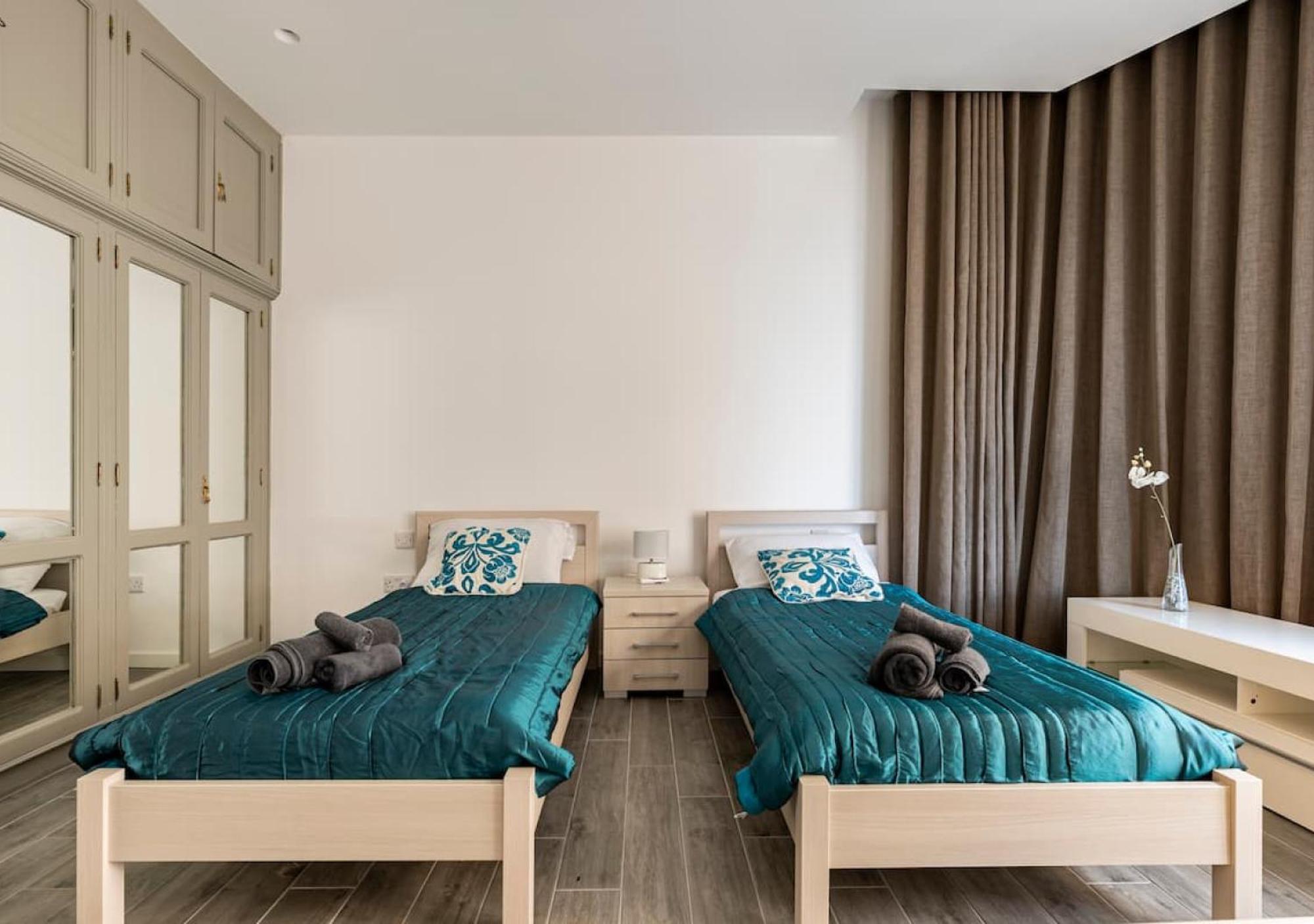 Sea View Luxury Haven Living & 3Bedrooms Seafront Sliema Exteriör bild