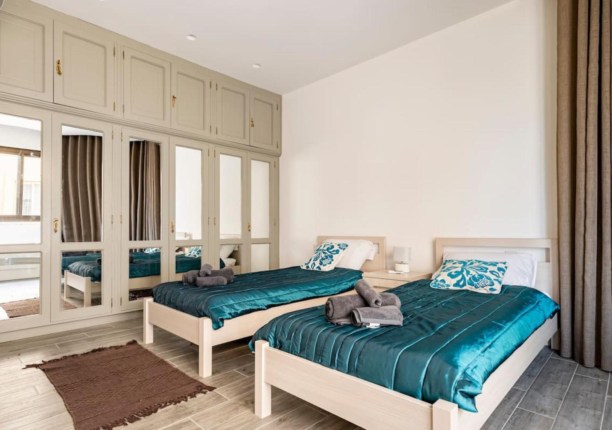 Sea View Luxury Haven Living & 3Bedrooms Seafront Sliema Exteriör bild
