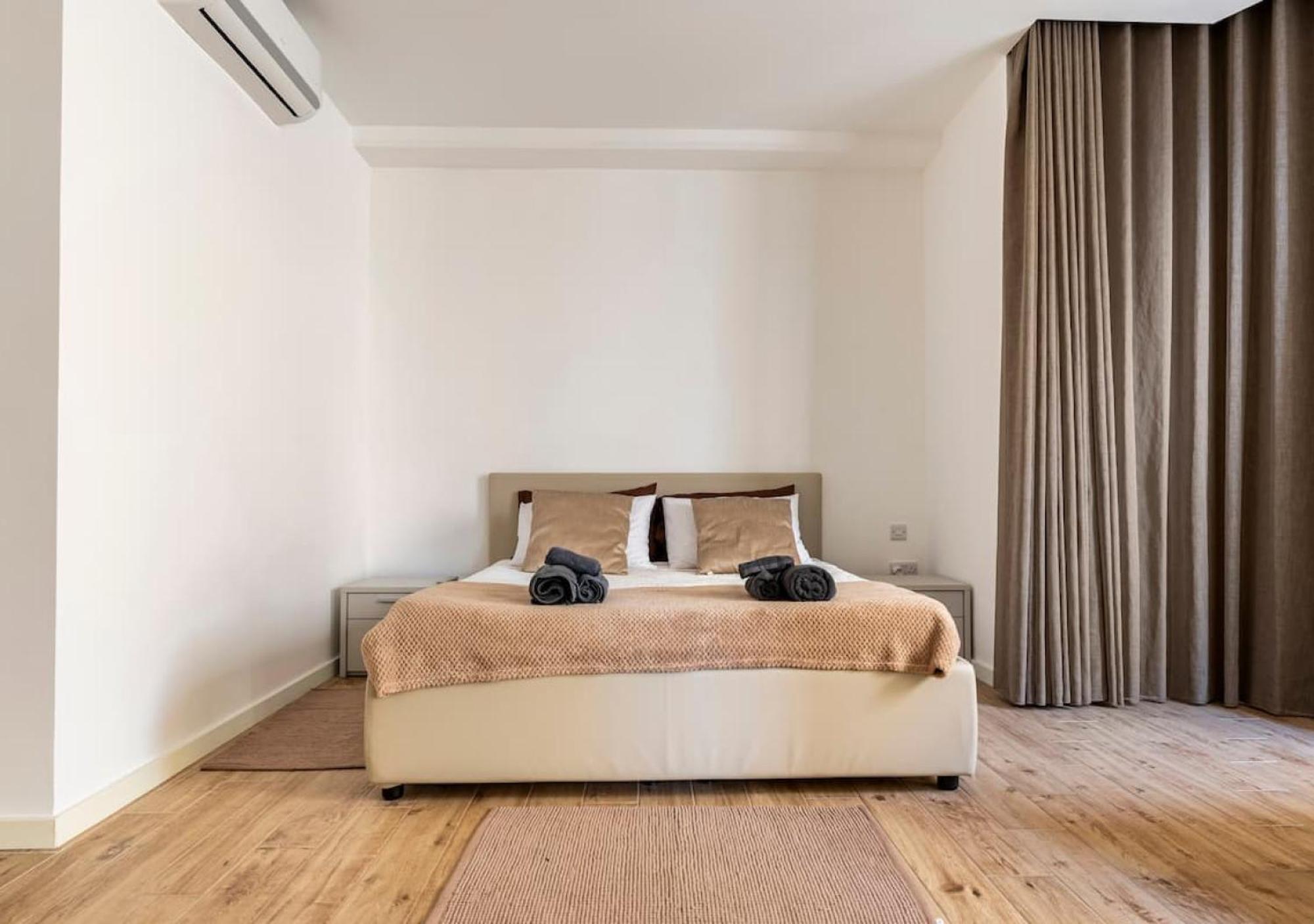 Sea View Luxury Haven Living & 3Bedrooms Seafront Sliema Exteriör bild