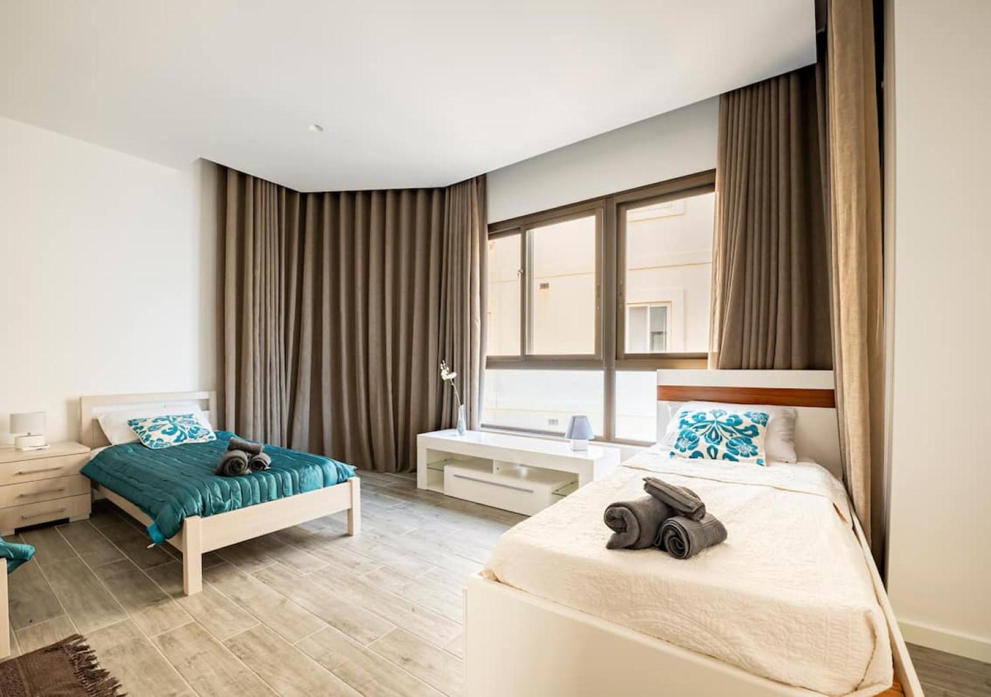 Sea View Luxury Haven Living & 3Bedrooms Seafront Sliema Exteriör bild